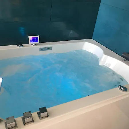 Luxe Balneotherapie Au Village Naturiste Du Cap D'agde Agde
