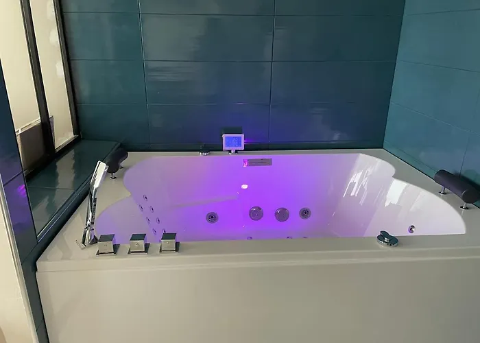 Luxe Balneotherapie Au Village Naturiste Du Cap D'agde Daire